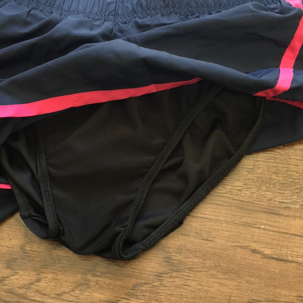 Shorts - Picture 5 of 6